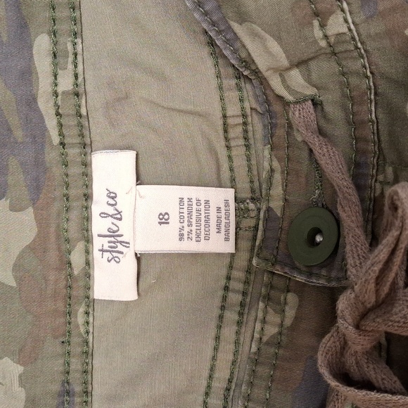 Style & Co Camouflage Capri Pants with Embroidery 18W - Picture 4 of 13